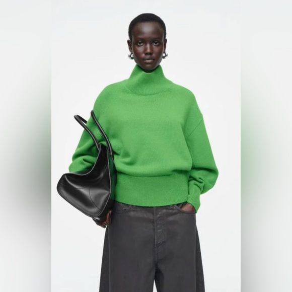 COS Sweaters - Cos Funnel Mock Neck Green Sweater Women's Size L 100% Wool Quiet Luxury Preppy